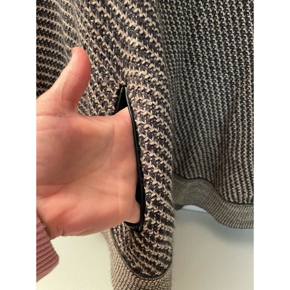 Romeo & Juliet Couture women’s sweater turtle neck poncho gray M/L boho - Picture 5 of 7